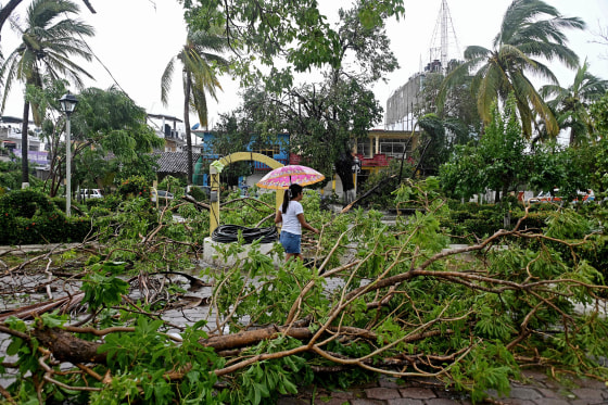 TOPSHOT-MEXICO-WEATHER-HURRICANE-JOHN