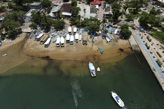 Mexico Tropical Weather haul out land careening portage dockside