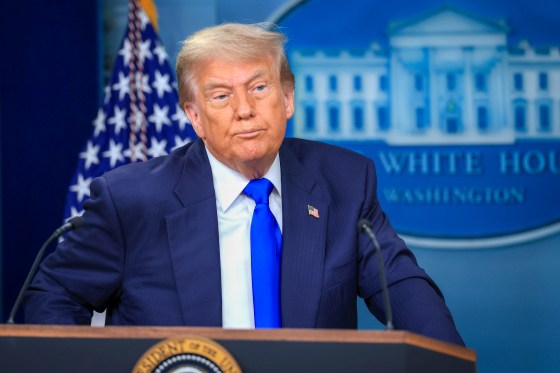 🟥 "Divergenza nell'Oro: Americani Vendono, Asiatici Comprano"
