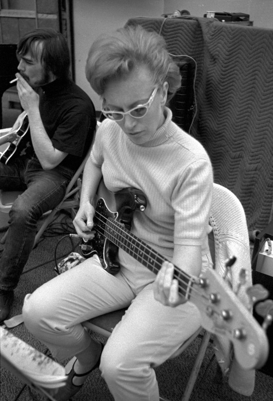 Image: Carol Kaye In The Recording Studio