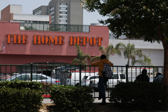 home depot hours for the 4th of july 2025