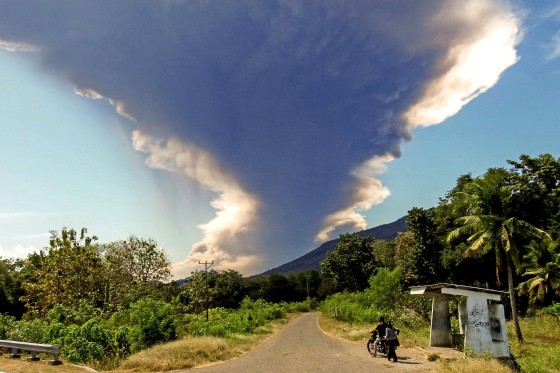 Image: TOPSHOT-INDONESIA-VOLCANO