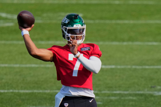 New York Jets quarterback Justin - 250724 Justin Fields Se 1024a 060642