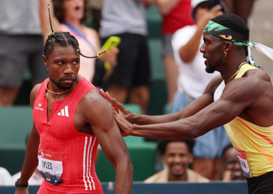 noah-lyles-gets-shoved-by-rival-kenny-bednarek-after-rallying-for-win