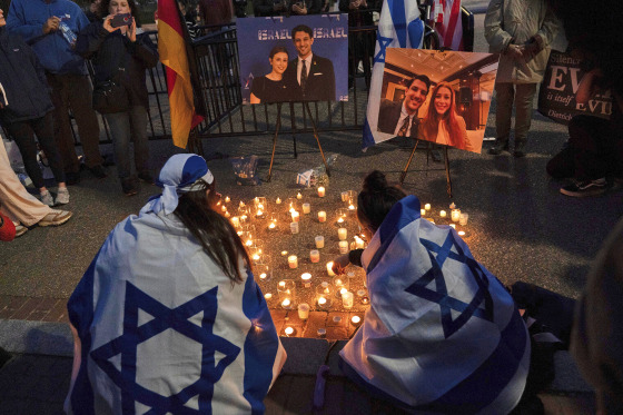 makeshift memorial white house dc Yaron Lischinsky and Sarah Milgrim