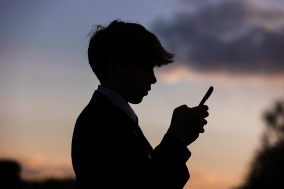Australia Bans Social Media For Under 16s