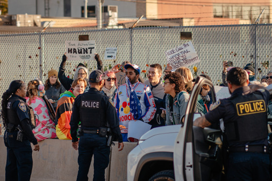 Protests Continue Outside Chicago-Area ICE Facility