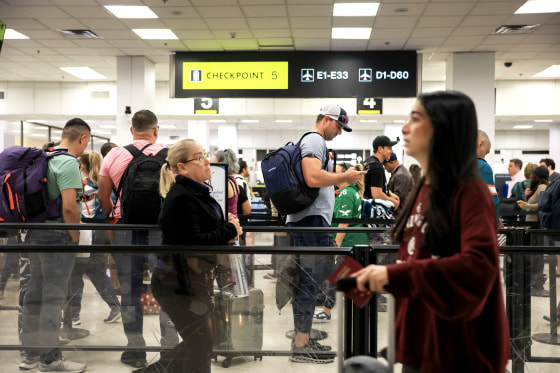 Image: FAA Targets 40 "High-Volume" US Airports For Flight Cuts Amid Government Shutdown