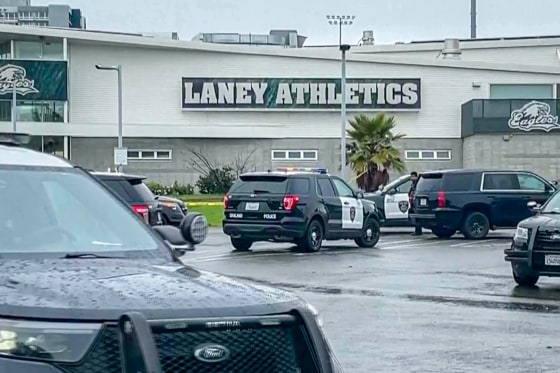 Detienen a un hombre por el tiroteo mortal de John Beam, entrenador de fútbol americano que apareció en la serie de Netflix ‘Last Chance U’. Detienen a un hombre por el tiroteo mortal de John Beam, entrenador de fútbol americano que apareció en la serie de Netflix ‘Last Chance U’.