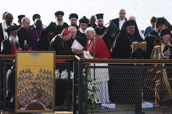 Image: Pope Leo XIV Makes First Foreign Trip To Turkey And Lebanon - Day Two