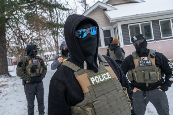 U.S. prepares FBI and troops for possible force buildup in Minnesota to support ICE