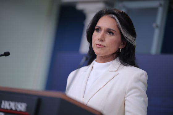 Karoline Leavitt holds White House press briefing