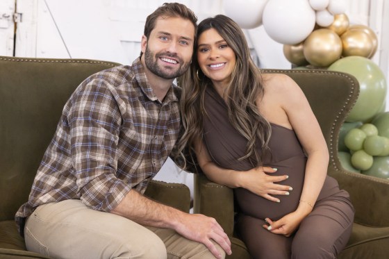 Dakota Mortensen, Taylor Frankie Paul on "The Secret Lives Of Mormon Wives" on Hulu.