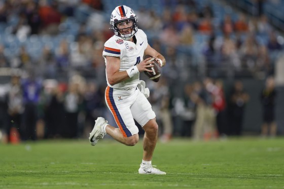 Virginia Cavaliers quarterback Chandler Morris