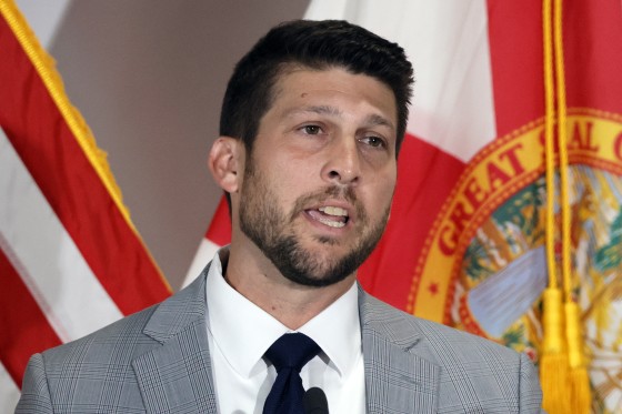 US-NEWS-FLA-AG-PUBLIC-CORRUPTION-UNIT-FL