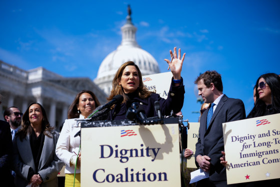 Bipartisan Lawmakers Launch The Dignity Coalition In Support Of DIGNIDAD