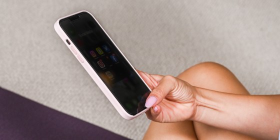 A privacy screen, like a screen protector, is hard to notice unless you are looking for it.
