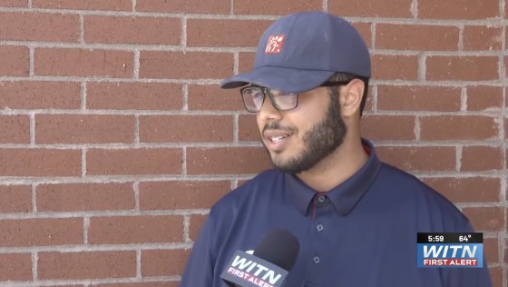 Jaydon Cintron is being hailed as a hero for doing a good deed for a customer.