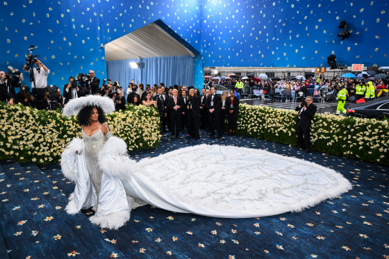 Beyoncé Returns as Co-Chair for Met Gala 2026 Amid Amazon Sponsorship Controversy — image 3