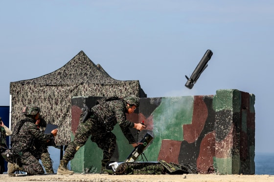 TOPSHOT-TAIWAN-DEFENCE-MILITARY-TRAINING