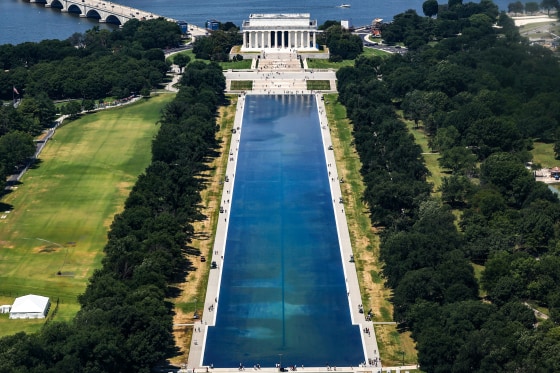 Work Continues On D.C.'s Reflecting Pool Amid Ongoing Restoration Problems