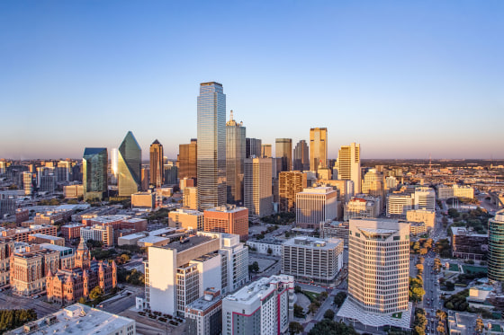Image: scenic skyline in late afternoon in Dallas, Texas