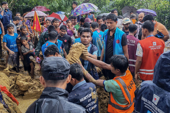BANGLADESH-MYANMAR-LANDSLIDE-ROHINGYA-REFUGEE