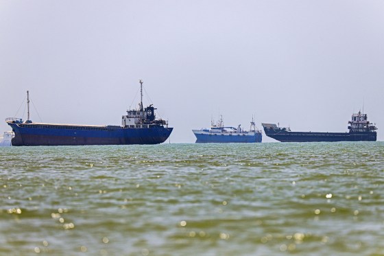 IRAN-US-ISRAEL-WAR-TRANSPORT-HORMUZ