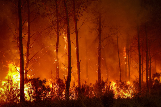 TOPSHOT-FRANCE-ENVIRONMENT-CLIMATE-WEATHER-WILDFIRE