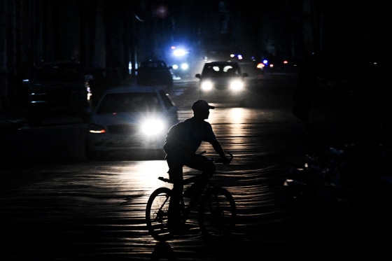 Cuba plunges into darkness as electric grid collapses