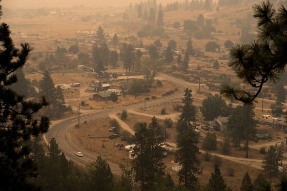 Bald Range wildfire forces the evacuation of the area around Penticton
