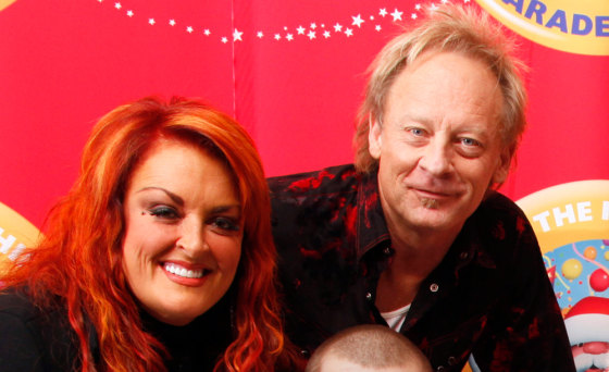 Wynonna Judd postpones concerts after husband's motorcycle crash