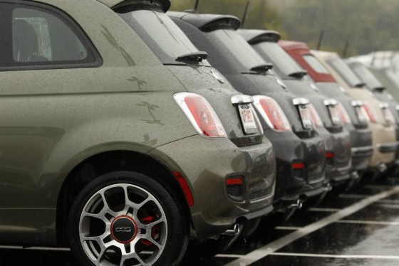 Fiat 500's are shown at the Criswell Chrysler-Dodge-Jeep-Fiat-Ram truck dealership in Gaithersburg, Maryland October 2, 2012.Retail sales rose last mo...