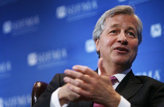 Jamie Dimon, chairman and CEO of JPMorgan Chase, speaks at the Securities Industry and Financial Marketers Association annual meeting in New York,October 27, 2009. REUTERS/Shannon Stapleton (UNITED STATES BUSINESS)