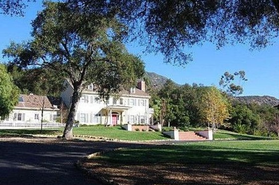 John Krasinski's and Emily Blunt's new home is powered by solar energy.