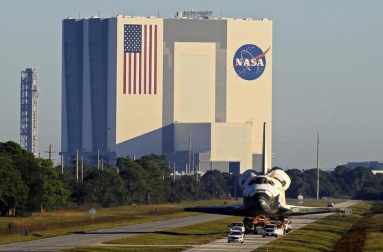The space shuttle Atlantis leaves the Kennedy Space Center in Cape Canaveral, Florida November 2, 2012. REUTERS/Joe Skipper