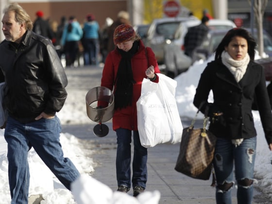 Experts say low temperatures over the Thanksgiving weekend could give retailers a boost headed into the shortened holiday shopping season.