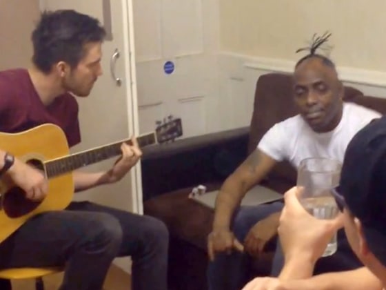 Coolio jams with British students.
