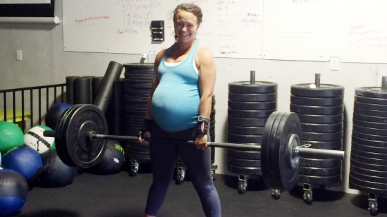 Meghan Leatherman set personal records in Crossfit at 40 weeks pregnant.