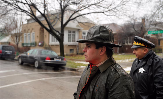 Image: State Trooper outside home of Illinois Gov. Rod Blagojevich's home