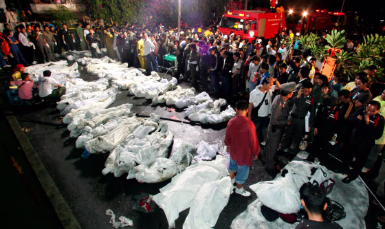 Image: New Year fire kills at least 59 at Bangkok night club