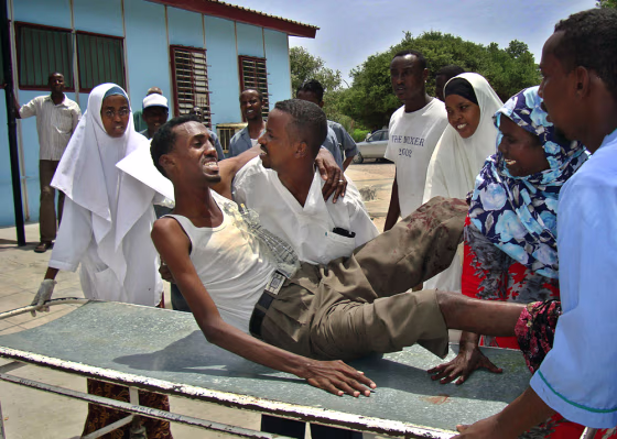 Image:  Somalian man wounded in a mortar attack