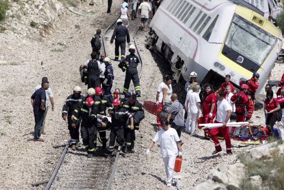 Image: Derailed train