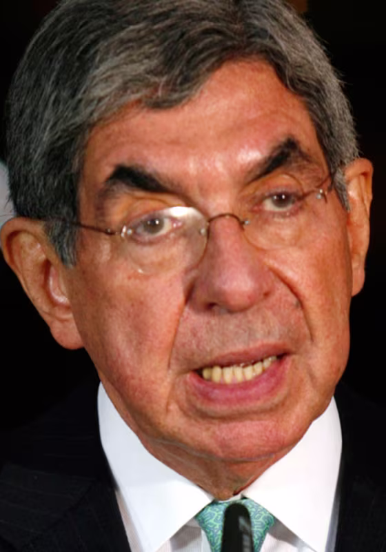 Image: File picture shows Costa Rica's President Arias talking about negotiations in San Jose