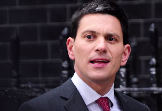 Image: Britain's Foreign Secretary David Miliband arrives at 10 Downing Street in London