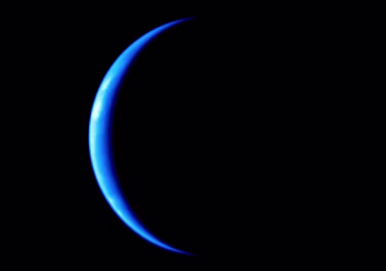 Image: crescent Earth