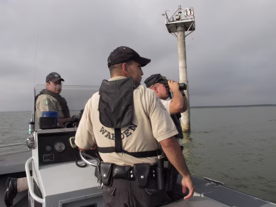 Image: Wardens from Texas Parks and Wildlife patrol the U.S.-Mexico border on Falcon Lake