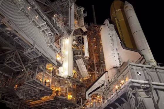 Engineering teams have finished work to change a hydrogen gas vent seal on Discovery's external fuel tank at NASA's Kennedy Space Center in Cape Canaveral, Fla. Workers at Launch Pad 39A successfully replaced the seal earlier this week, despite dropping a tool during the repair work. 