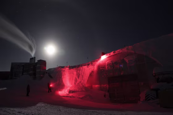 A supermoon lights the way for South Pole workers facing unrelenting&nbsp;darkness in May.