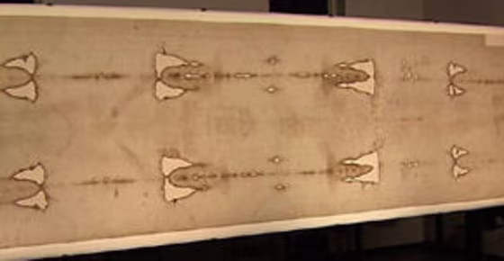 One of the most controversial relics in Christendom, the&nbsp;Shroud of Turin&nbsp;(pictured here) features an intricate twill weave. The newly found cloth is made up of a simpler two-way weave.